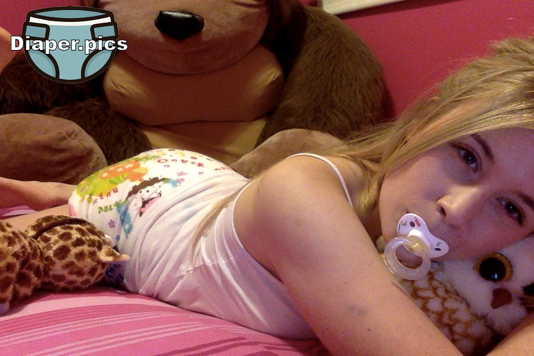 <p>Added today: 91 photos of Darcie in bed.<br/><a target="_blank" rel="nofollow" href="https://diaper.pics">https://diaper.pics</a></p><p>#adultbaby #abdl #diaper #diapers</p>