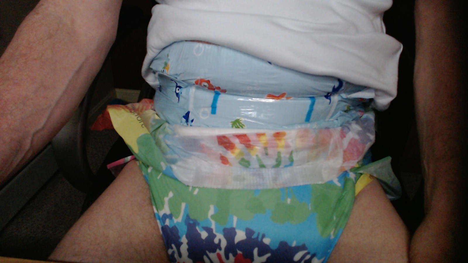 <p>Yes two diapers</p>