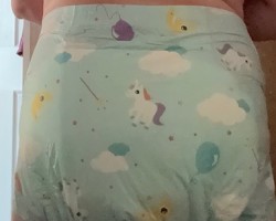 My newest print.  I love the unicorn.  Maybe soon they'll make then with a pink background.  This little diaper gurl would love that.
