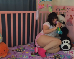https://bit.ly/DDsubscriberAdded today: Video of Ally having a snack in her crib.