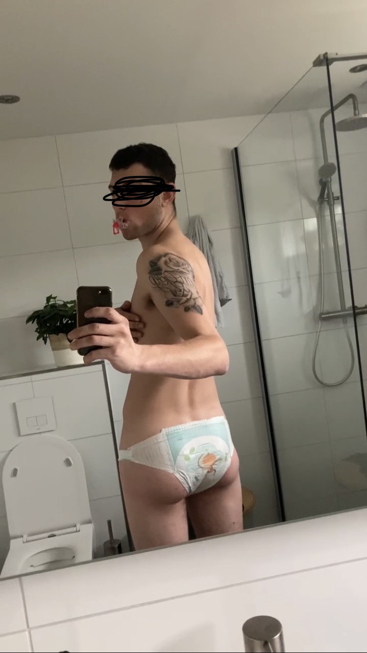 <p>Feeling cute in my pampers size 8</p>