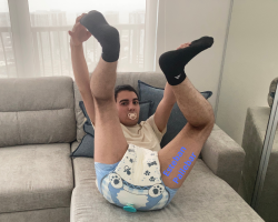 I couldn´t be more happy, diapered and plugged!!