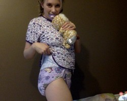 Darcie rocking on all-in-one diaper. https://www.4ab.me/