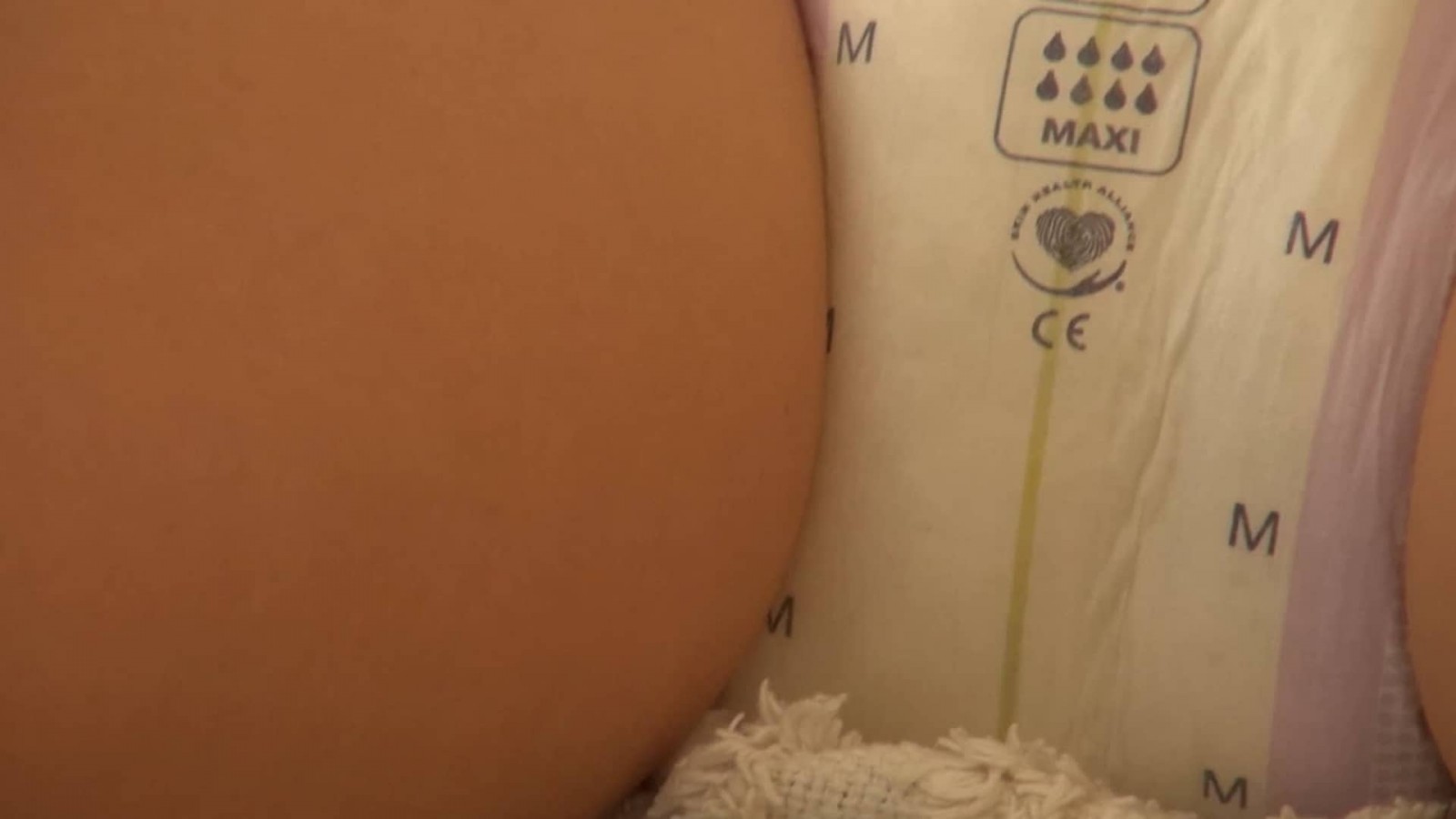 <p>A close up video of Aston filling her diaper.<br/><a target="_blank" rel="nofollow" href="https://bit.ly/DiaperDDGal">https://bit.ly/DiaperDDGal</a></p>