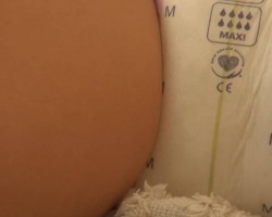 A close up video of Aston filling her diaper.https://bit.ly/DiaperDDGal