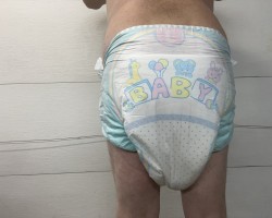 Wet poopy saggy afternoon diaper