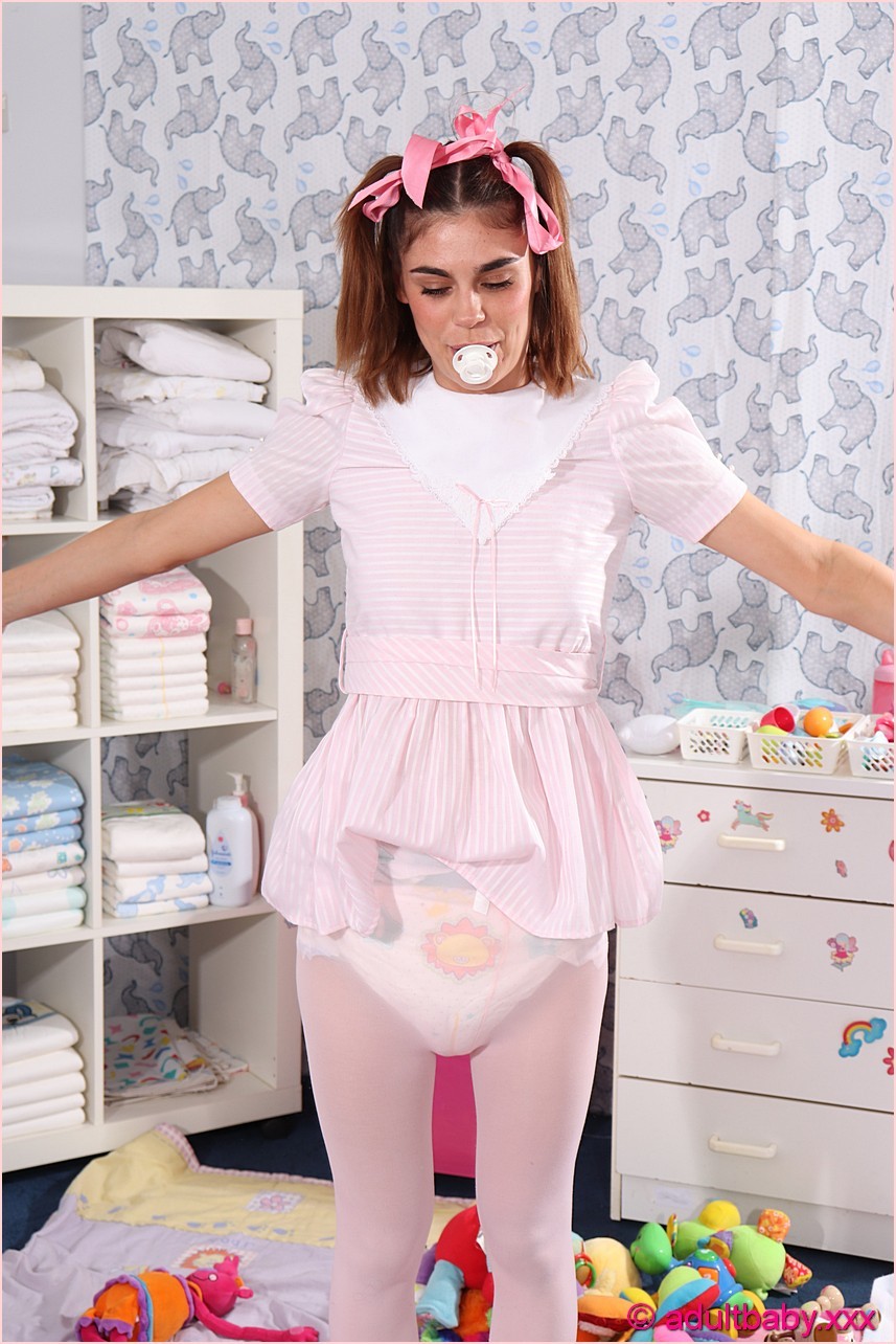 <p>How good is this. Adorable little Tilly in triple layer Little King disposables with cute frilly tights over the top. <a target="_blank" rel="nofollow" href="http://bit.ly/ABSource1">http://bit.ly/ABSource1</a></p>