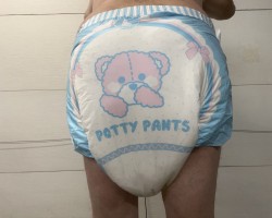 Look at that loaded and wet morning diaper