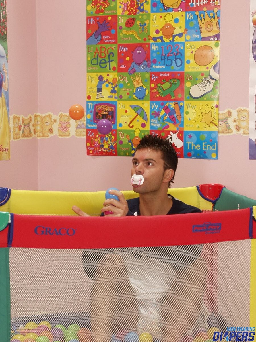 <p>Dave in the playpen.<br/><a target="_blank" rel="nofollow" href="http://bit.ly/MWDdd">http://bit.ly/MWDdd</a></p>
