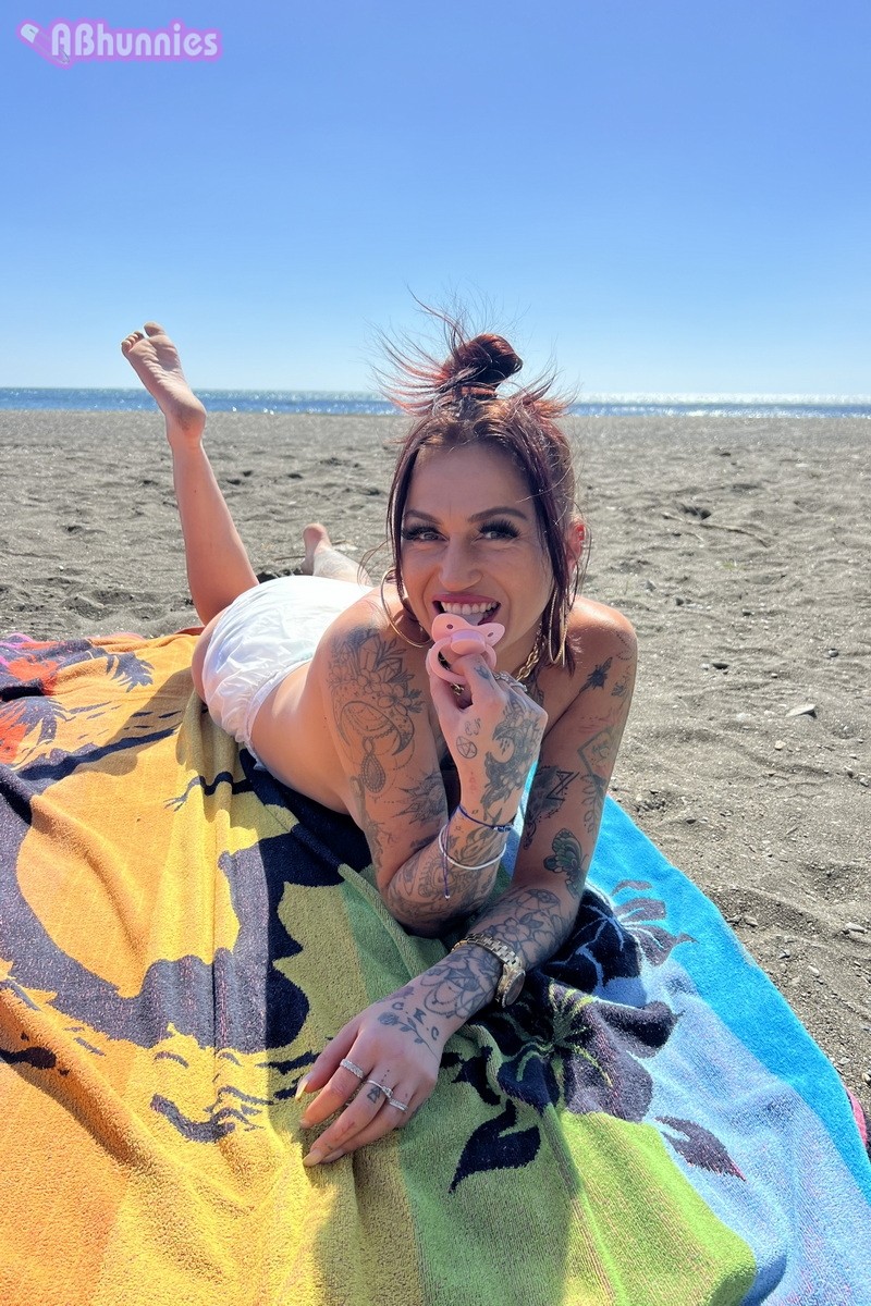 <p>Baby Lucette is enjoying at day at the beach! Daddy makes sure she has a nappy on so all the other Daddies can see what a cute baby girl she is!<br/><a target="_blank" rel="nofollow" href="https://bit.ly/ABhunni">https://bit.ly/ABhunni</a></p>