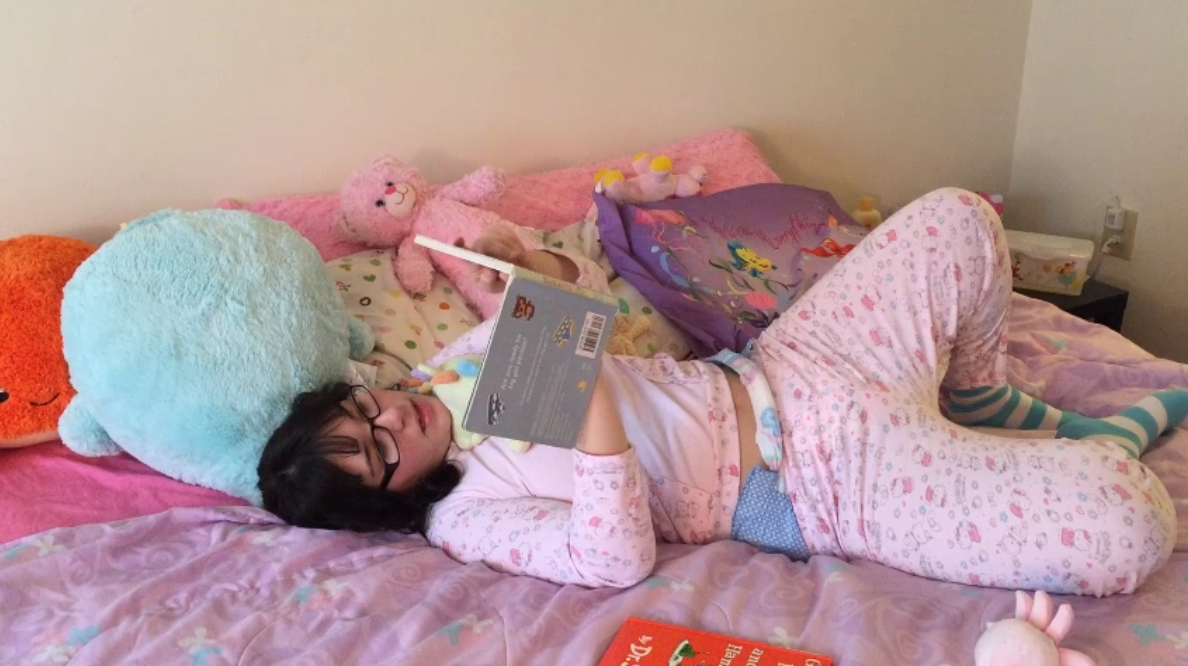 <p>Added today: HD Video: A cranky Ally tries to keep from napping!<br/><a target="_blank" rel="nofollow" href="https://diaper.pics">https://diaper.pics</a></p>