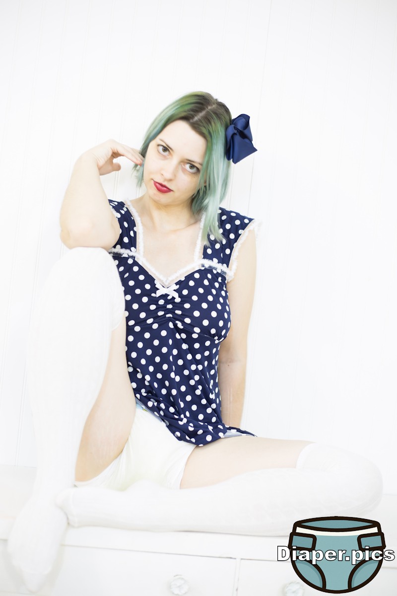 <p>Added today: Kimmie in a blue dress and white diaper, stockings.<br/><a target="_blank" rel="nofollow" href="https://diaper.pics">https://diaper.pics</a></p>