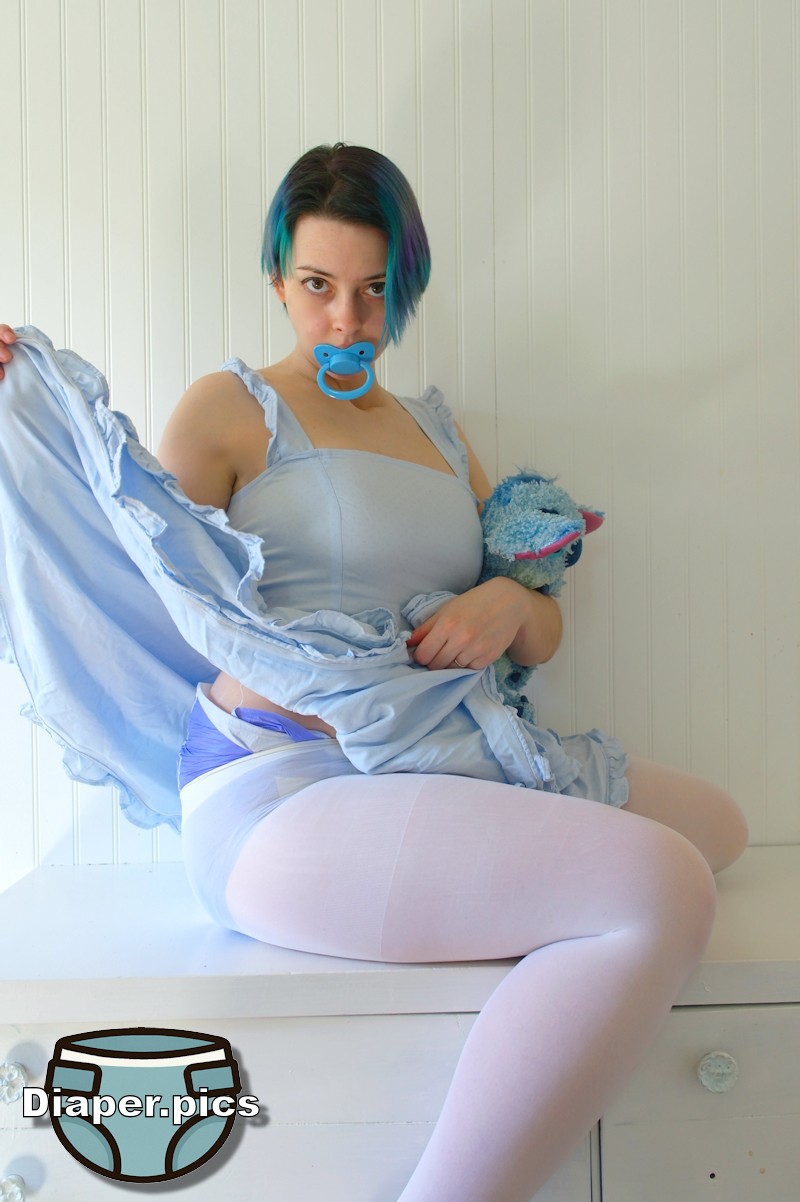 <p>Added today: 105 photos of Kimmie in a Blue Dress and Diaper<br/><a target="_blank" rel="nofollow" href="https://diaper.pics">https://diaper.pics</a></p>